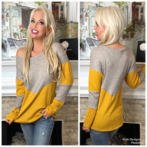 Tops - ❤️RESERVED❤️ Buttery Soft! 2 Tone Color Block Top!